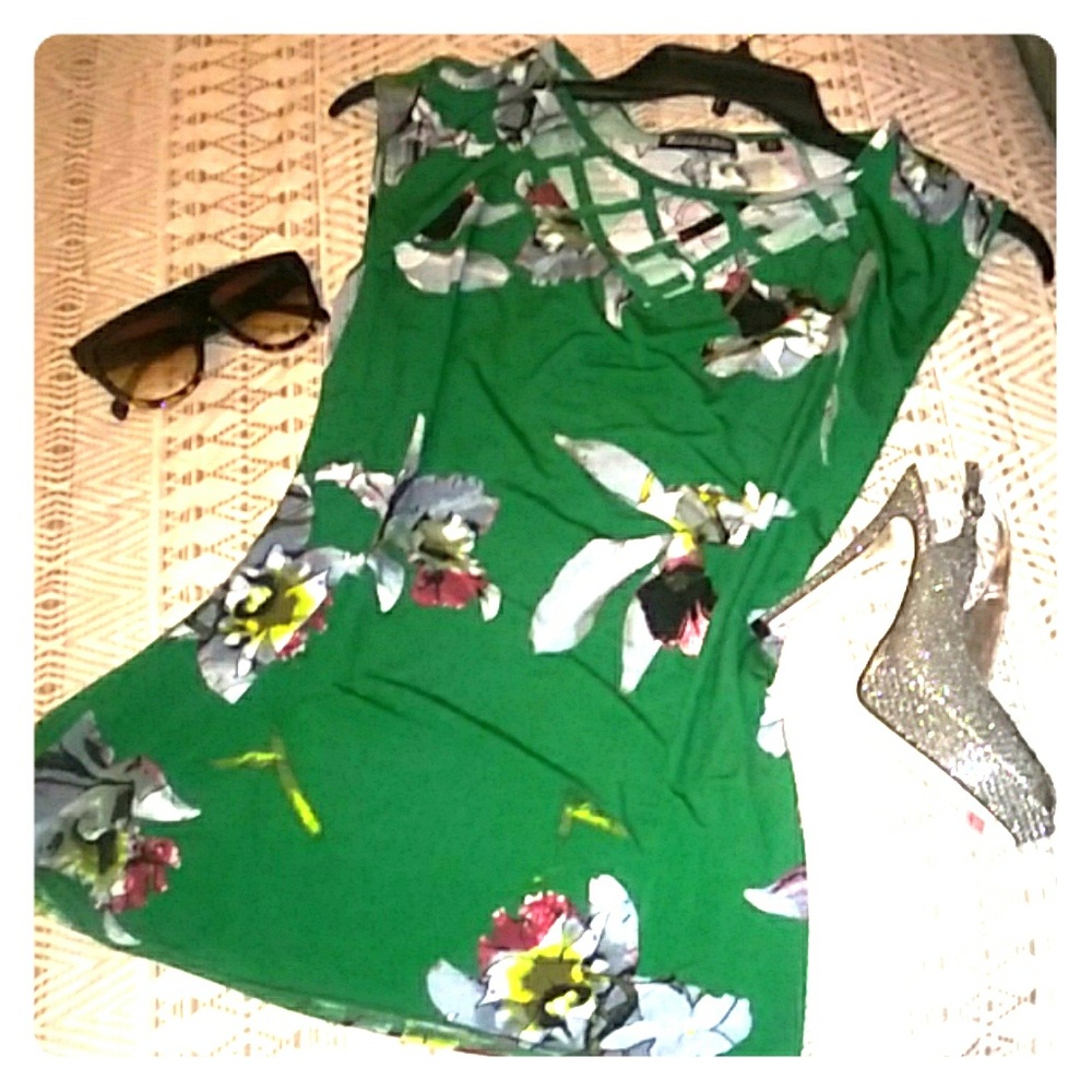 7th Ave NY & Co. Green Top